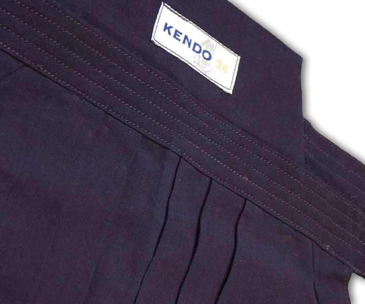 Hakama NYOSHOU pour femmes pratiquant le kendo